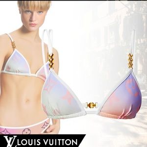 Beautiful LV 2022 summer monogram bikini 🤩